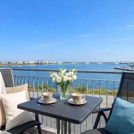 Santiano Flat- Balkon, Blick Auf Den Hafen * Ольпениц